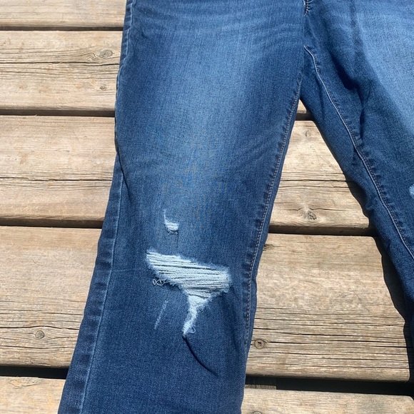 Old Navy Rockstar Mid-Rise Distressed Jeggings/Jeans - Blue - Women's Size 12 - Picture 2 of 9